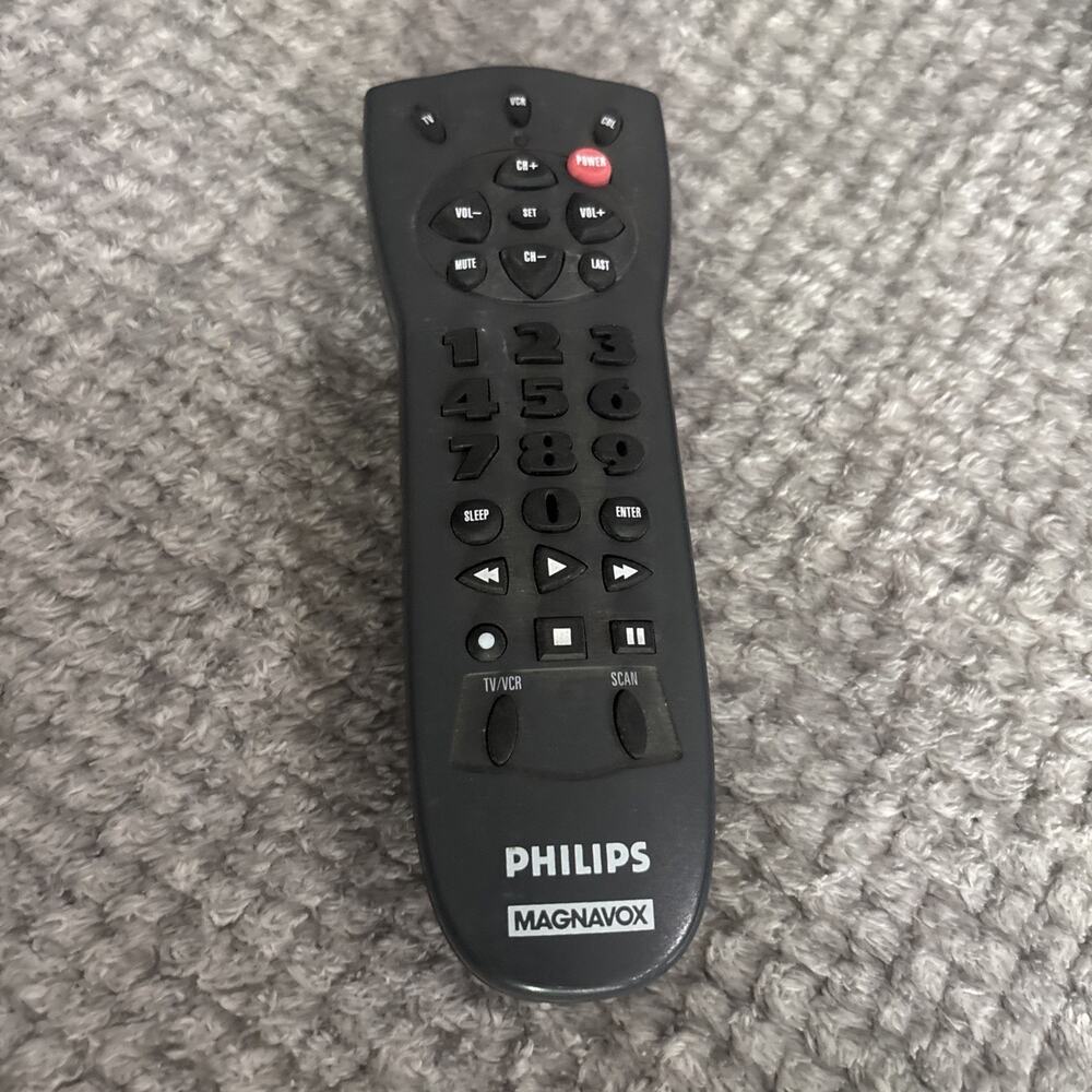 PHILLIPS MAGNAVOX TV VCR CBL #REM110 Three Device Universal Remote